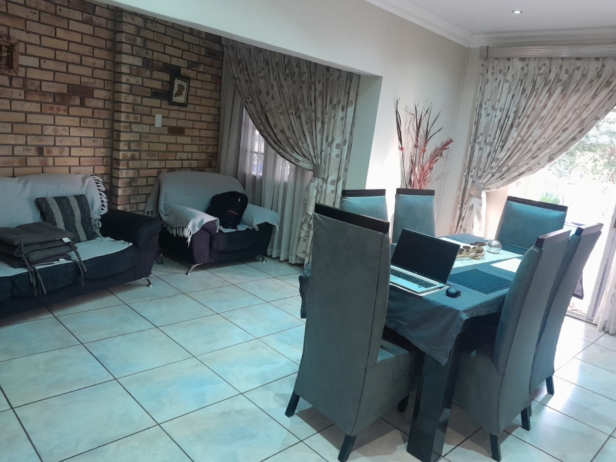 4 Bedroom Property for Sale in Safari Gardens North West